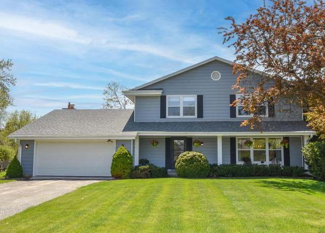 Property at 2617 W Hyacinth Ct, Mequon, WI 53092, 4 beds, 3 baths