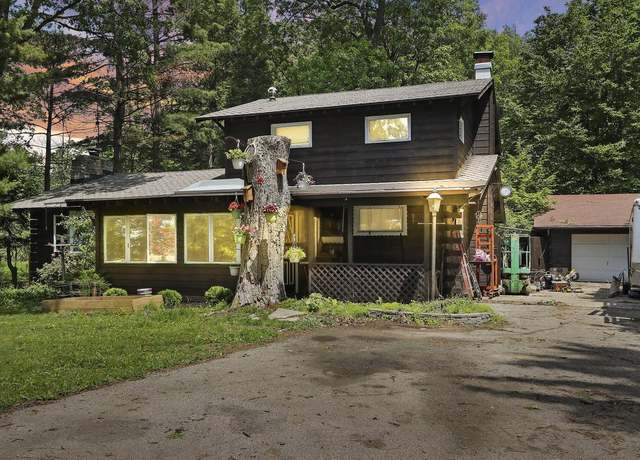 Property at 2518 Borg Rd, Delavan, WI 53115, 4 beds, 2 baths