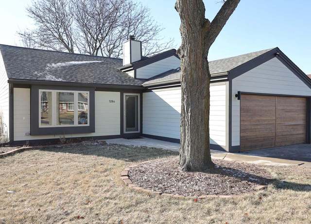 Property at 1284 Timber Rdg, Pewaukee, WI 53072, 3 beds, 2 baths