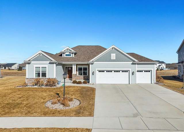 Property at 3044 Mendota Dr, Summit, WI 53066, 3 beds, 2.5 baths