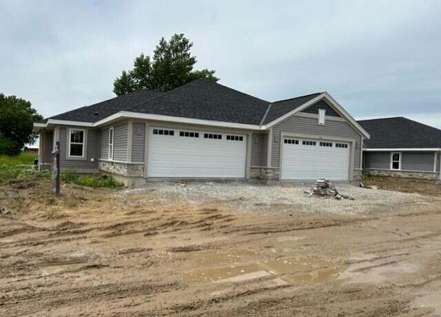 Property at 540 Hunter Oaks Blvd #0602, Watertown, WI 53094, 2 beds, 2 baths