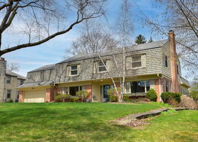 Property at 8118 Brookside Pl, Wauwatosa, WI 53213, 4 beds, 3.5 baths