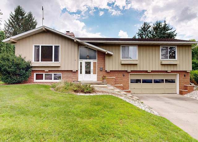 Property at 1402 Adrian Blvd, Fort Atkinson, WI 53538, 3 beds, 3 baths