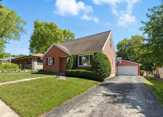 Property at 1801 Santa Barbara Dr, Waukesha, WI 53189, 4 beds, 2 baths