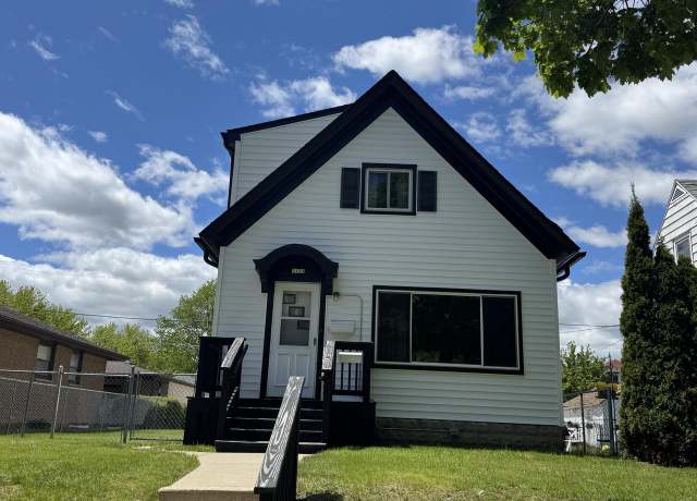 Property at 3135 S 6th St, Milwaukee, WI 53215, 3 beds, 1.5 baths