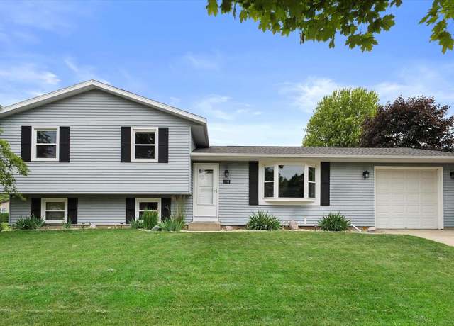 Property at 2332 Hughes Ln, Waukesha, WI 53188, 3 beds, 2 baths