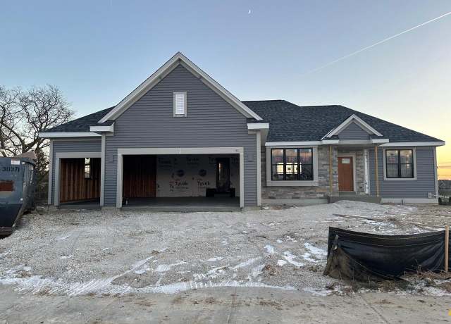 Property at 801 Panorama Dr, Waukesha, WI 53188, 3 beds, 2 baths