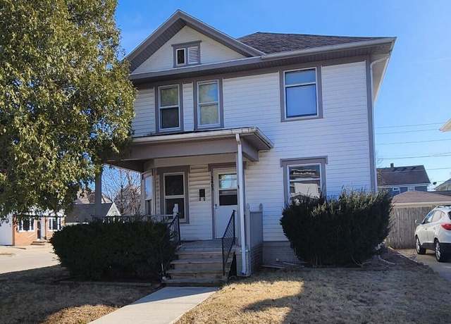 Property at 2401 Hansen Ave, Racine, WI 53405, 4 beds, 3 baths