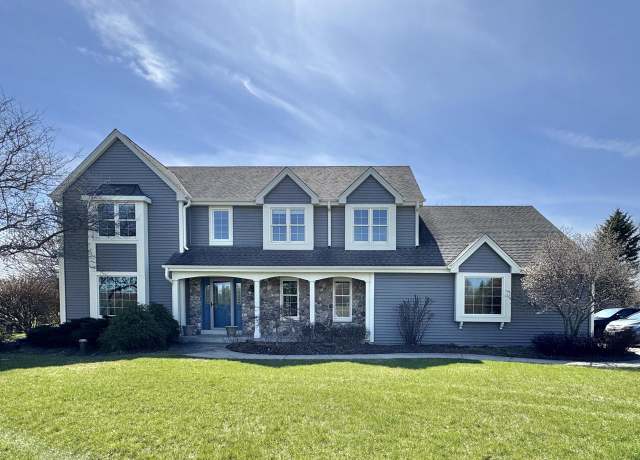 Property at W302N6611 Lillian Dr, Hartland, WI 53029, 4 beds, 2.5 baths