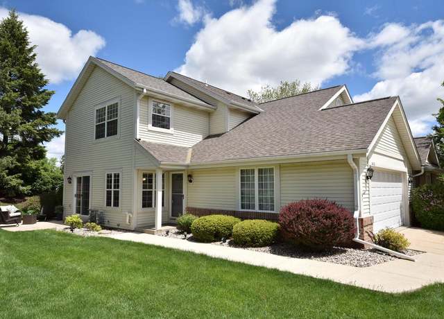Property at 14110 W Lenox Dr, New Berlin, WI 53151, 2 beds, 2.5 baths
