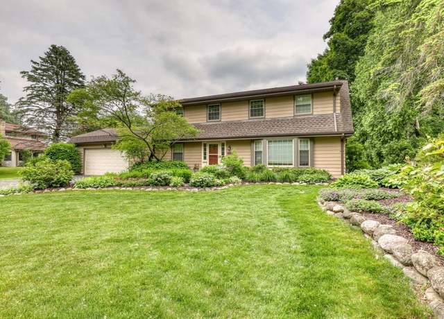 Property at 2930 San Juan Trl, Brookfield, WI 53005, 4 beds, 2.5 baths