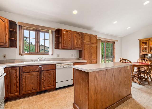 Property at 3725 Neumair Ct, Sheboygan, WI 53083, 3 beds, 2 baths