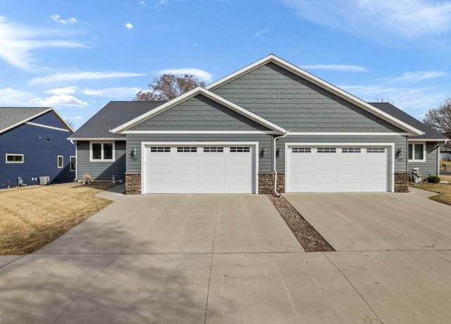 Property at 325 Rivers Dr, Holmen, WI 54636, 3 beds, 3 baths