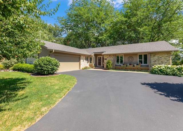 Property at 2909 West View Ct, Waukesha, WI 53188, 3 beds, 2 baths
