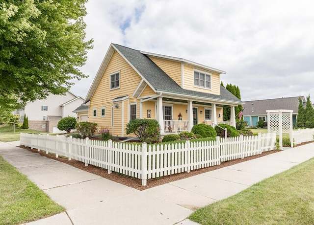 Property at 1034 Wisconsin Ave, Sheboygan, WI 53081, 3 beds, 2.5 baths