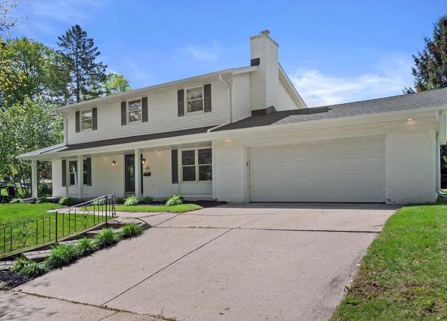 Property at N77W7007 Oak St, Cedarburg, WI 53012, 4 beds, 2.5 baths