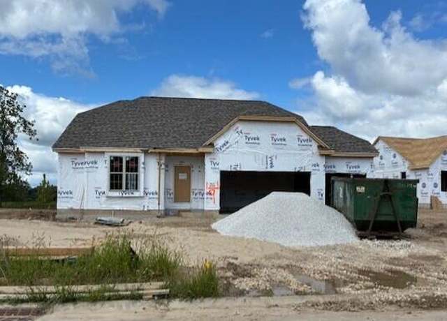 Property at W251N2399 Valleyview Cir, Pewaukee, WI 53072, 3 beds, 2 baths