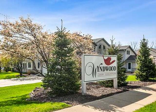 Property at 1029 Guthrie Rd #2, Waukesha, WI 53186, 2 beds, 2 baths