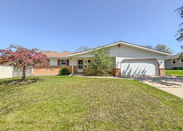 Property at 5208 Raven Dr, Greendale, WI 53129, 3 beds, 1.5 baths