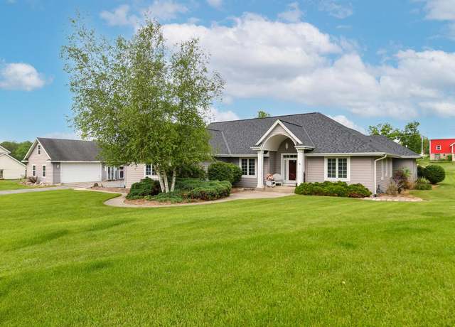 Property at 5126 Plateau Ct, Waterford, WI 53185, 3 beds, 2 baths