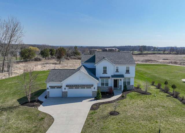 Property at N1470 Meadow Ridge Ln, Lake Geneva, WI 53147, 4 beds, 3.5 baths