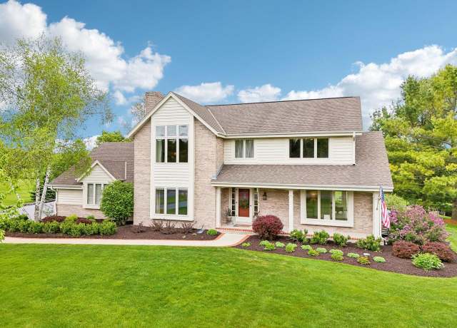 Property at W233S4940 Woodchuck Ln, Waukesha, WI 53189, 3 beds, 2.5 baths