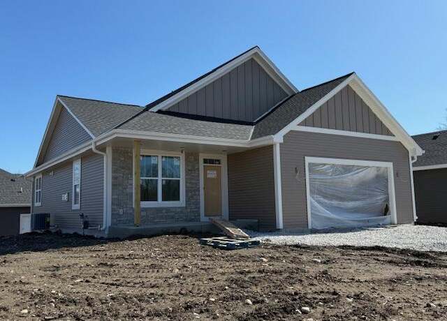 Property at 1136 Oxbow Ct, Pewaukee, WI 53072, 3 beds, 2 baths