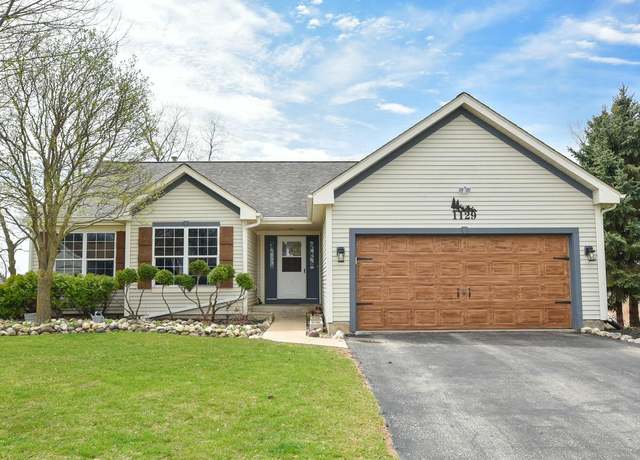 Property at 1129 Kennedy Dr, Hartford, WI 53027, 5 beds, 3 baths