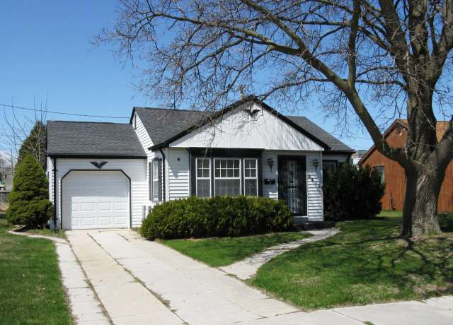 Property at 2232 Plymouth Ln, Sheboygan, WI 53081, 2 beds, 1 bath