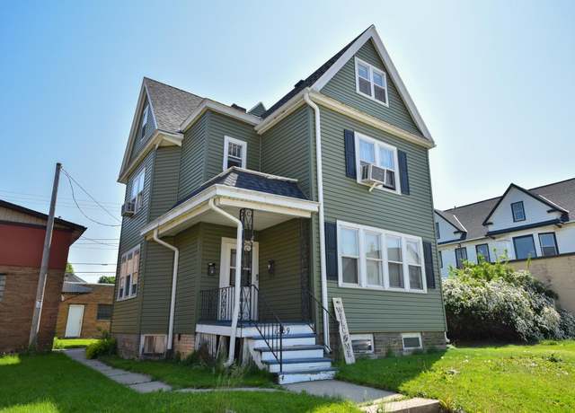 Property at 1209 Milwaukee Ave, South Milwaukee, WI 53172, 3 beds, 2 baths
