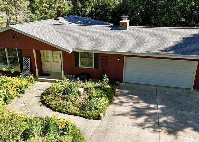 Property at 10134 Flagstone Dr, Cedarburg, WI 53012, 3 beds, 2 baths