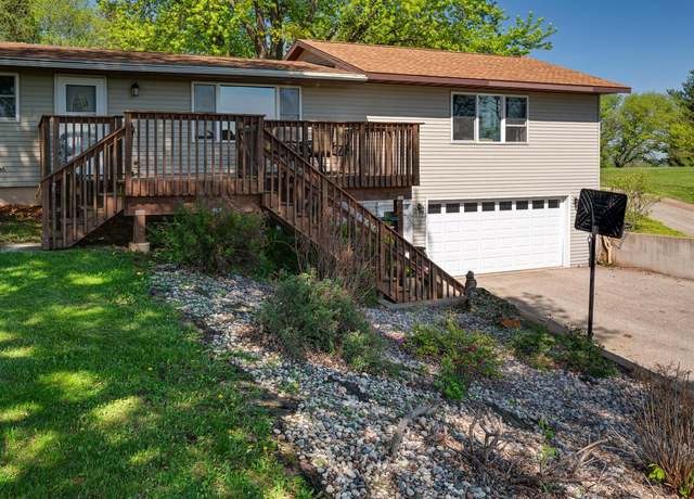 Property at W5475 County Rd S, Onalaska, WI 54650, 3 beds, 2 baths