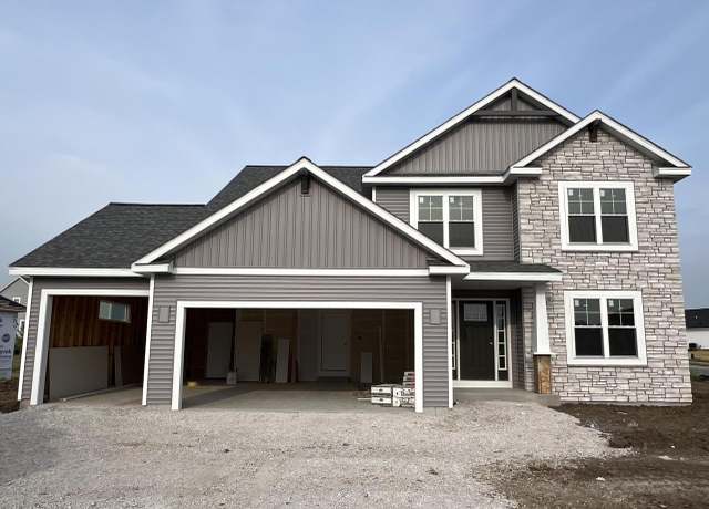 Property at 1551 Creekview Ln, Oconomowoc, WI 53066, 4 beds, 2.5 baths
