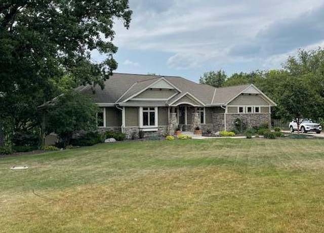 Property at 8700 Country View Ln, Burlington, WI 53105, 4 beds, 3.5 baths