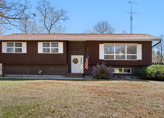 Property at N5976 Cresthill Dr, New Lisbon, WI 53950, 3 beds, 2.5 baths
