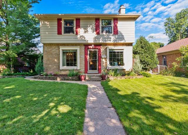 Property at 5719 N Crestwood Blvd, Glendale, WI 53209, 3 beds, 1.5 baths