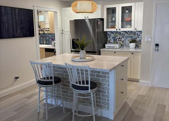 Property at 1270 Wisconsin St #205, Lake Geneva, WI 53147, 2 beds, 1.5 baths
