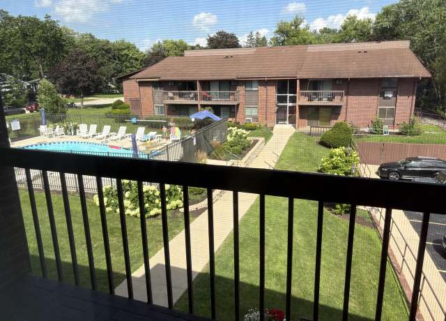 Property at 1270 Wisconsin St #205, Lake Geneva, WI 53147, 2 beds, 1.5 baths