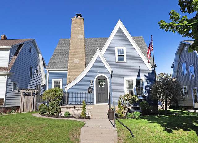 Property at 2528 Elizabeth St, Sheboygan, WI 53083, 3 beds, 1.5 baths