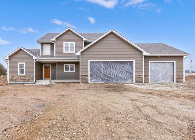Property at 7071 N Trenton Rd, West Bend, WI 53090, 4 beds, 2.5 baths