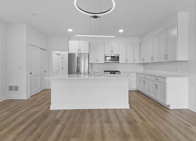 Property at 4163 E Hemlock Dr #105, Oak Creek, WI 53154, 2 beds, 2.5 baths