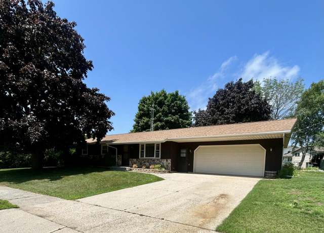 Property at 2918 40th St, Two Rivers, WI 54241, 3 beds, 1.5 baths
