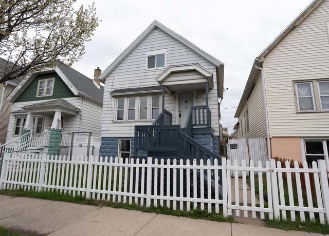 Property at 2462 S 9th St, Milwaukee, WI 53215, 5 beds, 2 baths
