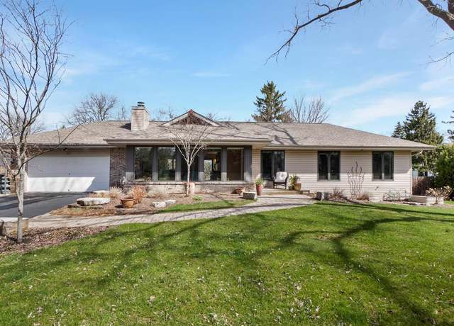 Property at 668 Poppy St, Oconomowoc, WI 53066, 4 beds, 2.5 baths