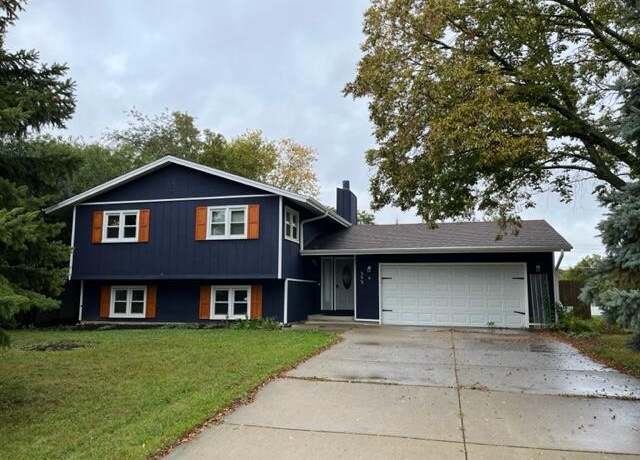 Property at 232 Oregon St, Racine, WI 53405, 4 beds, 2 baths