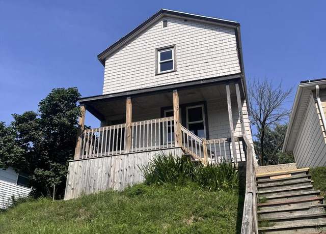 Property at 709 N 4th St, Sheboygan, WI 53081, 3 beds, 1 bath