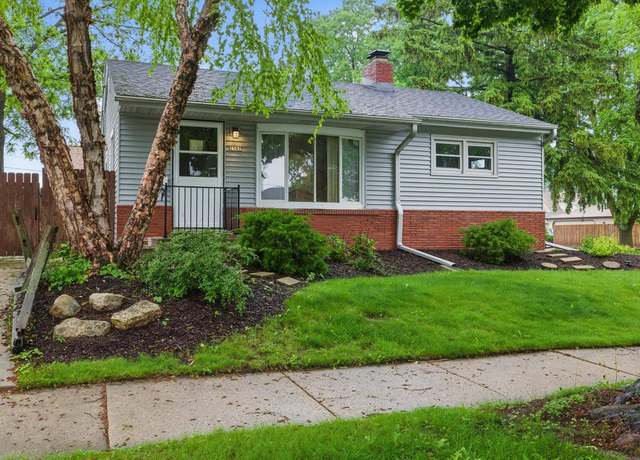 Property at 2507 S 94th St, West Allis, WI 53227, 2 beds, 1.5 baths