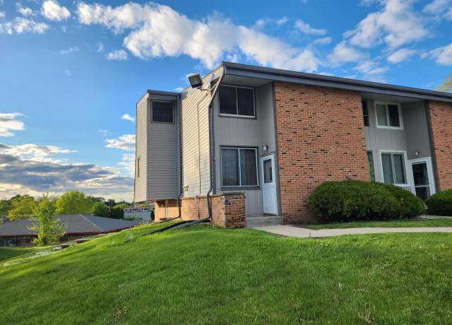 Property at 1430 Big Bend Rd Unit A, Waukesha, WI 53189, 4 beds, 1.5 baths