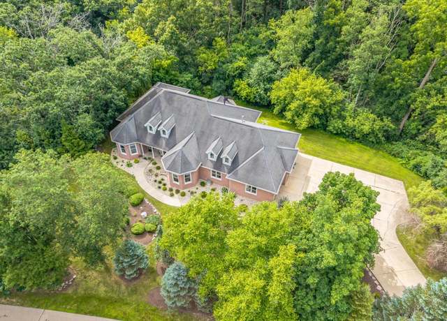 Property at 6583 Bridlewood Ct, Lake Geneva, WI 53147, 5 beds, 3.5 baths