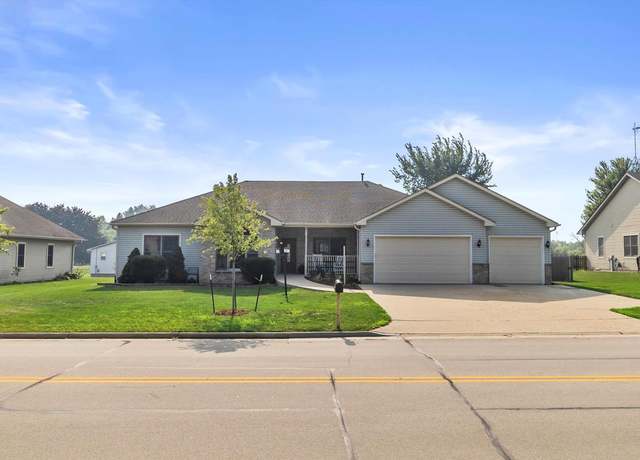 Property at 8382 60th Ave, Kenosha, WI 53142, 3 beds, 2.5 baths